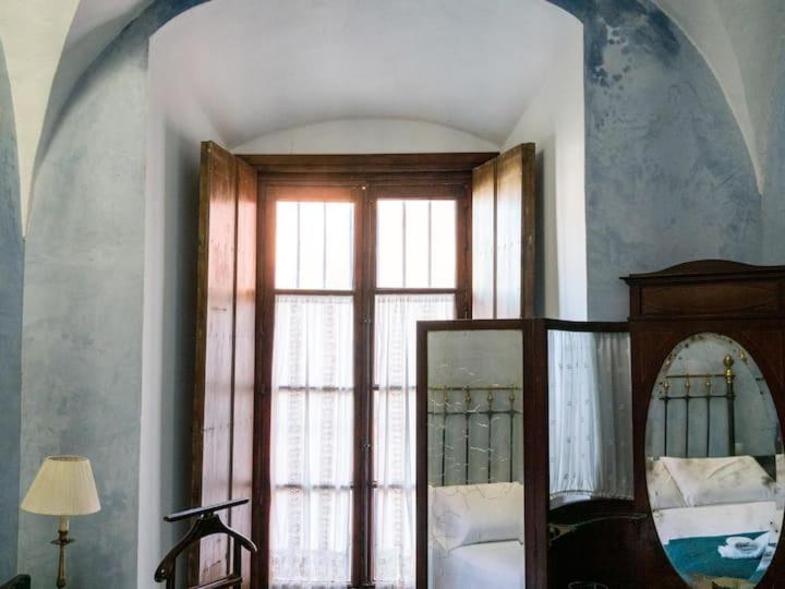 Historic House In The City Center Seville Exterior photo